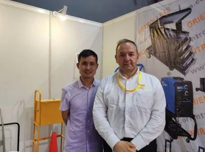 Customer visit at our Qingdao factory, photo 1